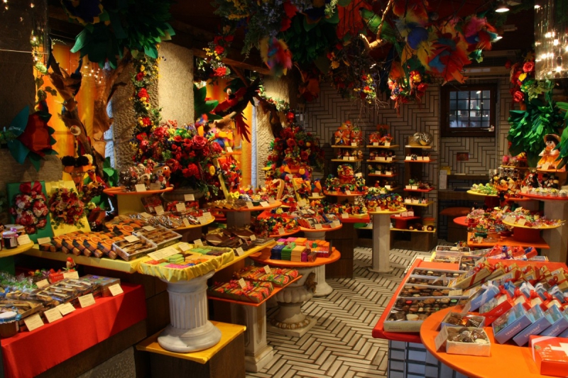 vente-TAVERNES-min_candy_store_chocolate_shop_chocolate_switzerland-393515